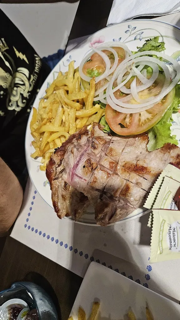 Janire Bustamante_LUAN’S café burguer_Verín_review