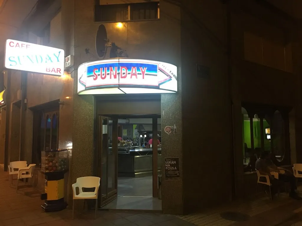 Caféteria Sunday restaurant in Verín