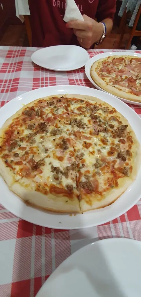 Oana Onika_Pizzería Napoli_Verín_review