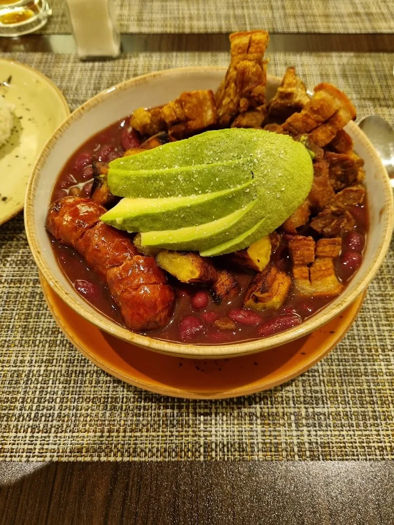 Menu_La Rochela_Cisneros_image_9