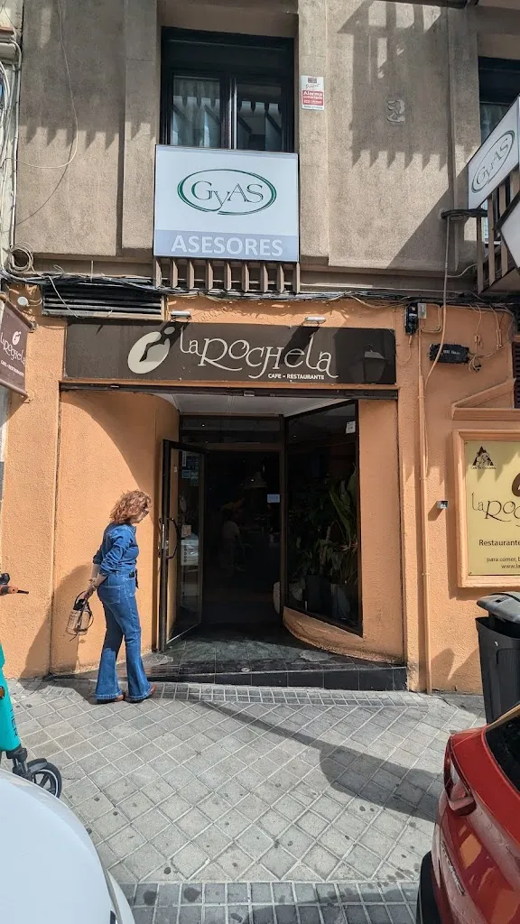 Manuel Salvatierra_La Rochela_Cisneros_review