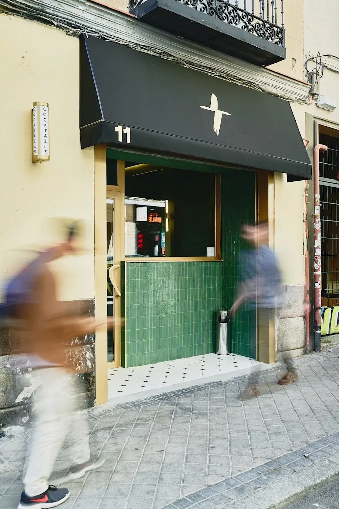 Shift Public House restaurant in Cisneros