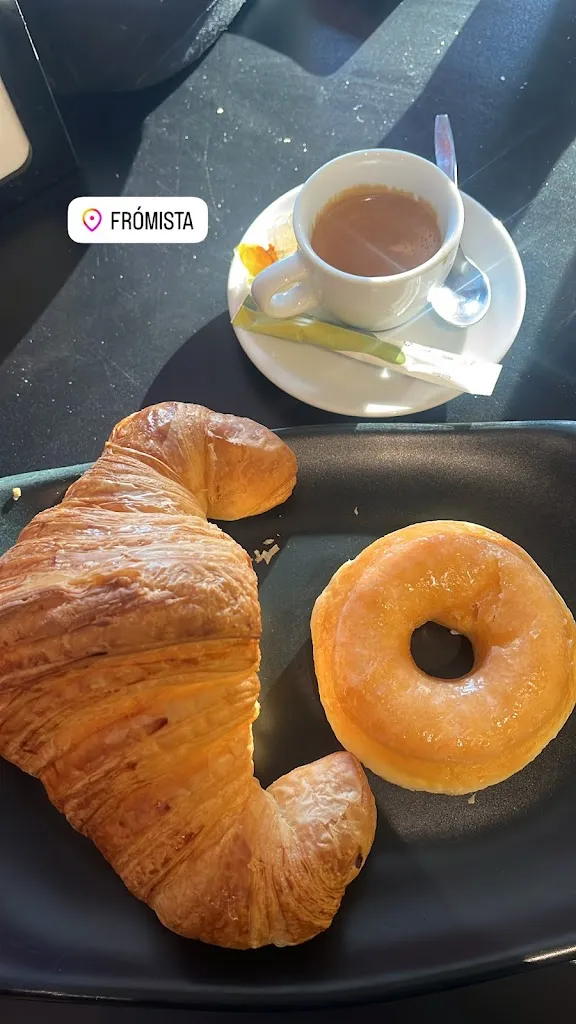 Jose Manuel Saura Moreno_Café-Bar Puzzle’s_Frómista_review