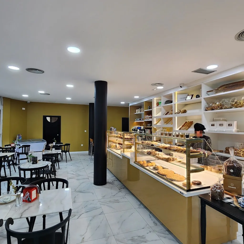 PANADERÍA SALAZAR restaurant in Frómista
