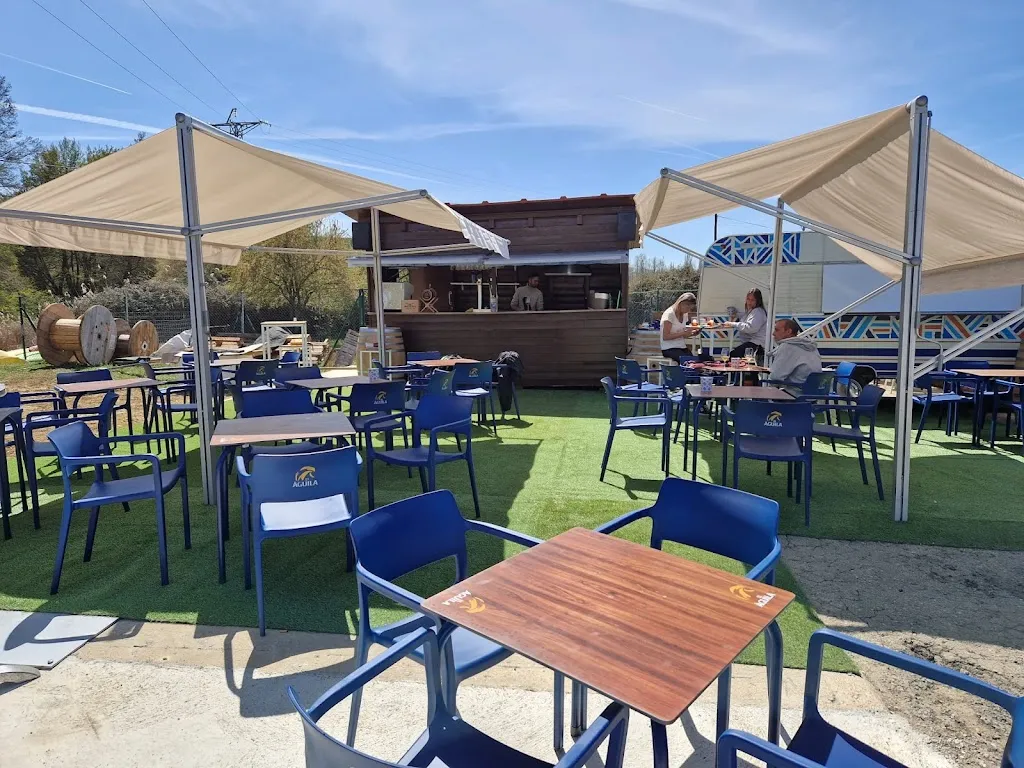 Bar Hoasys restaurant in Husillos