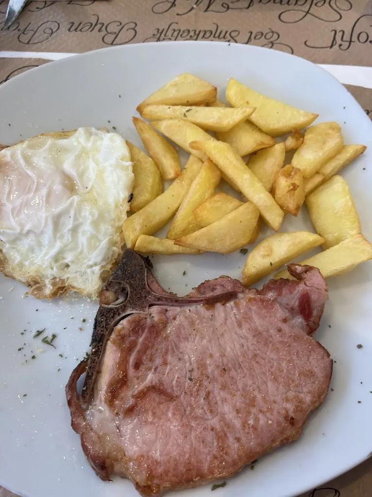 David Pérez Bayona_Cerveceria-cafeteria LOM@S_Lomas_review