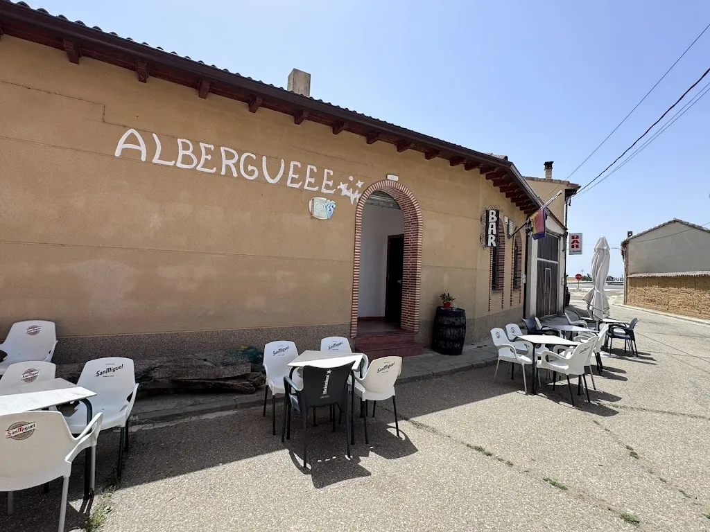 Konstantin Zakharkin_Albergue El Palomar_Ledigos_review