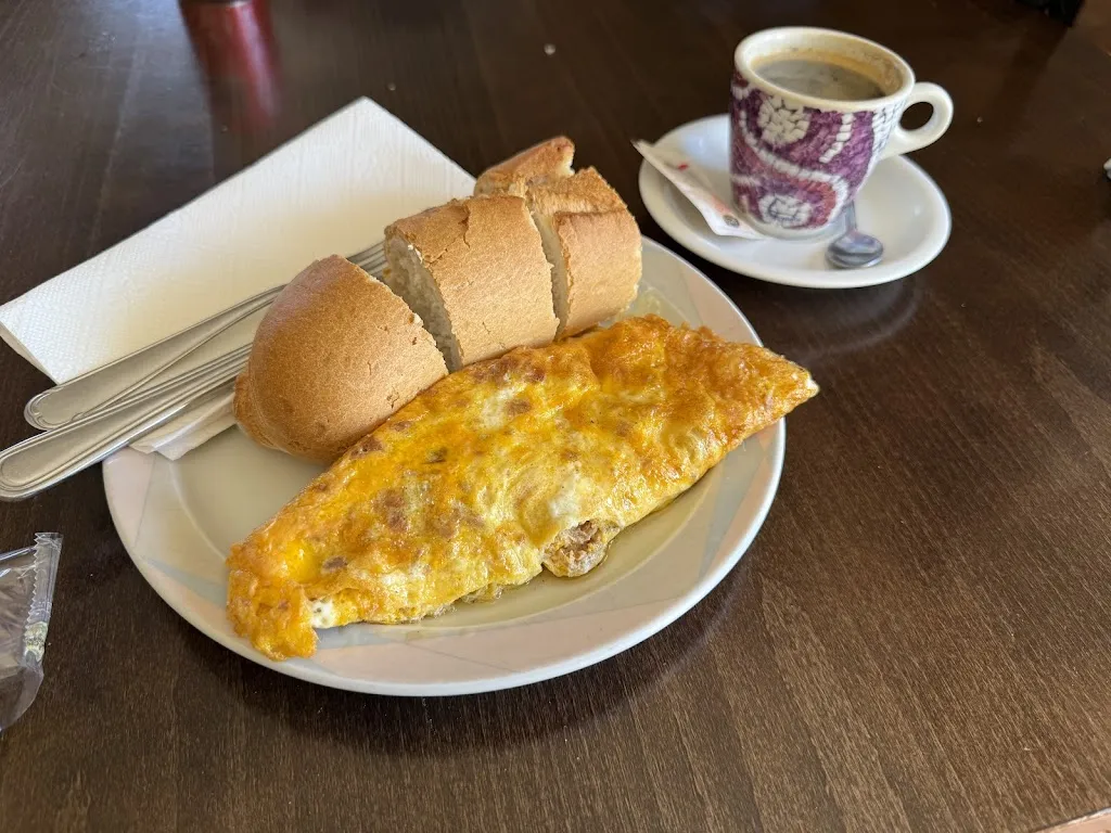 Jocelyn Yao_Bar El Palomar_Ledigos_review