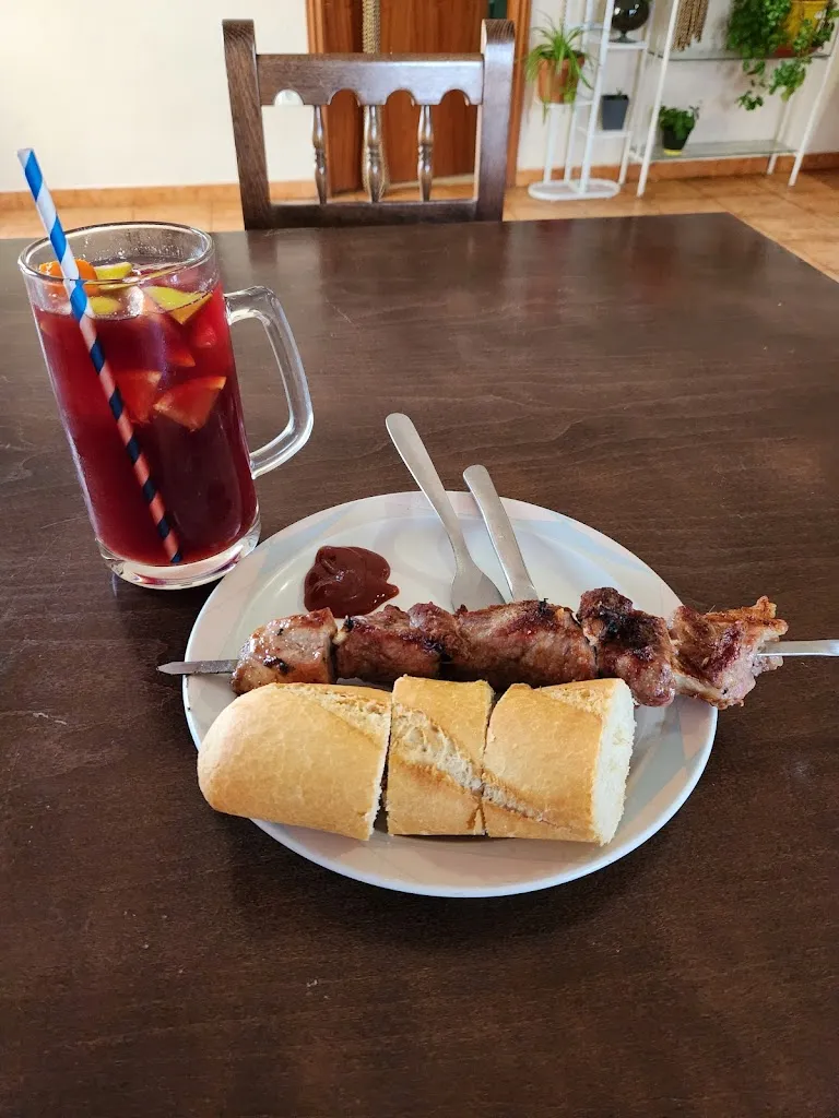 Brendan Bachmann_Bar El Palomar_Ledigos_review