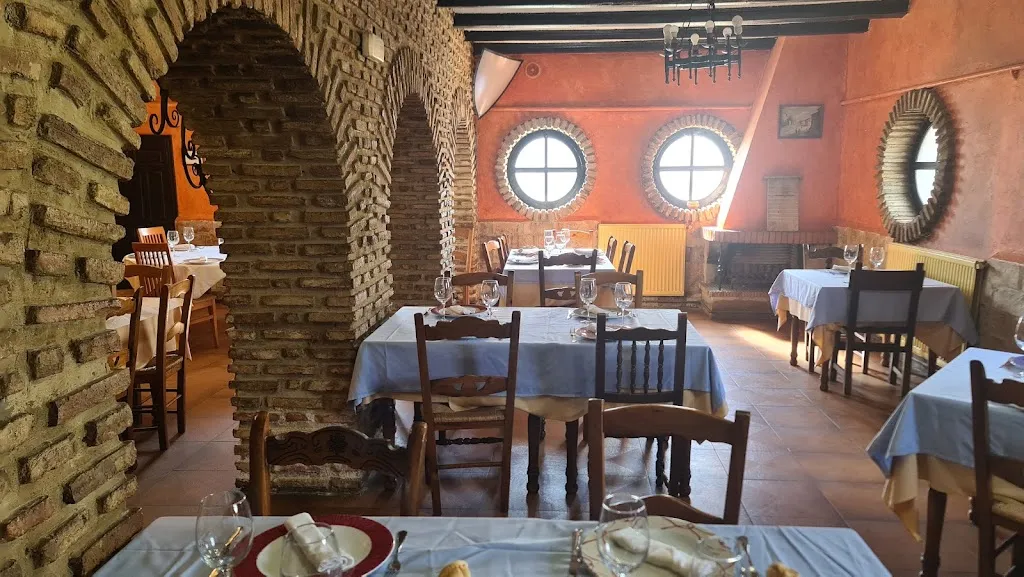 Restaurante la Casa de Piedra restaurant in Monzón de Campos