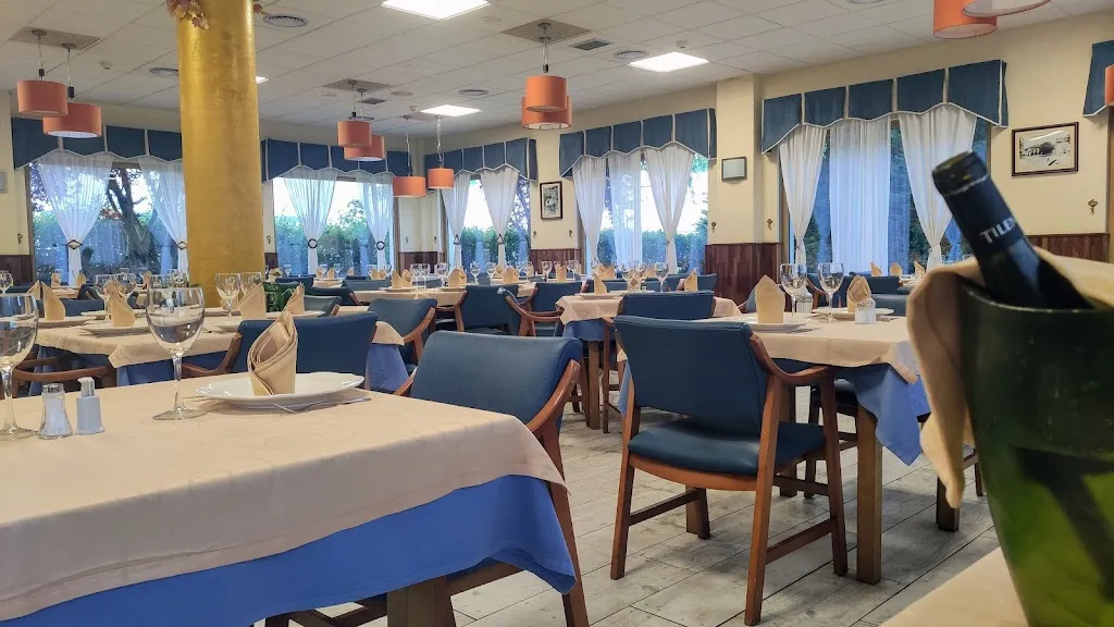 Hostal Restaurante Los Olmos_Olmos de Ojeda_slider_image_1