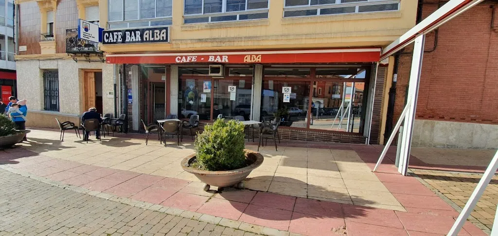 Cafe Bar Alba restaurant in Osorno la Mayor