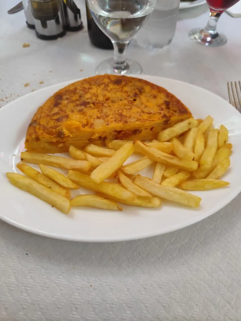 Restaurante Pensión Sofía_Paredes de Nava_slider_image_3