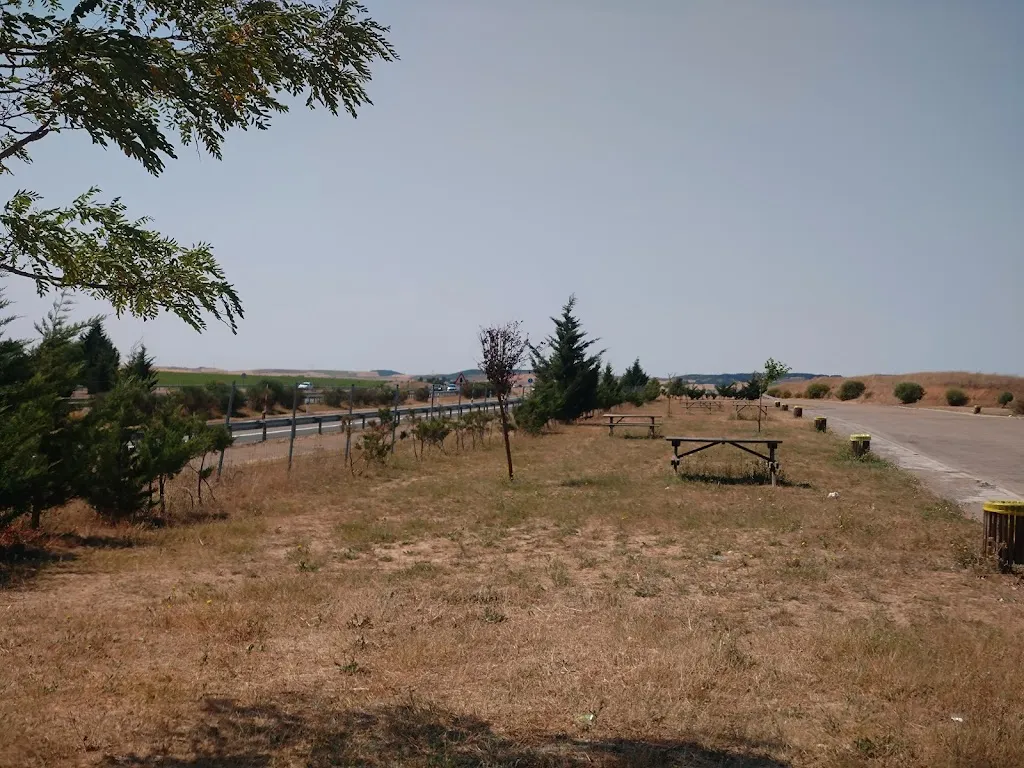 Área de descanso Prádanos de Ojeda restaurant in Prádanos de Ojeda