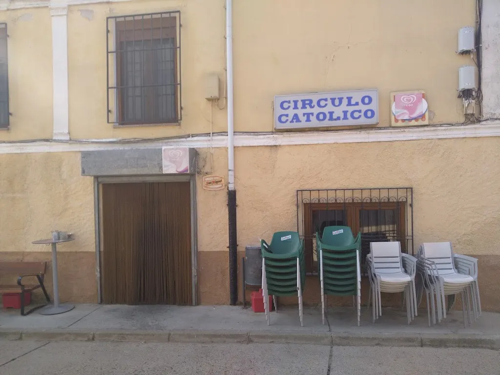 Circulo Catolico_Prádanos de Ojeda_slider_image_1