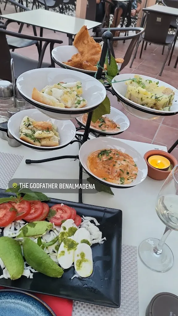 tonje vik_The Godfather Bar_Población de Arroyo_review