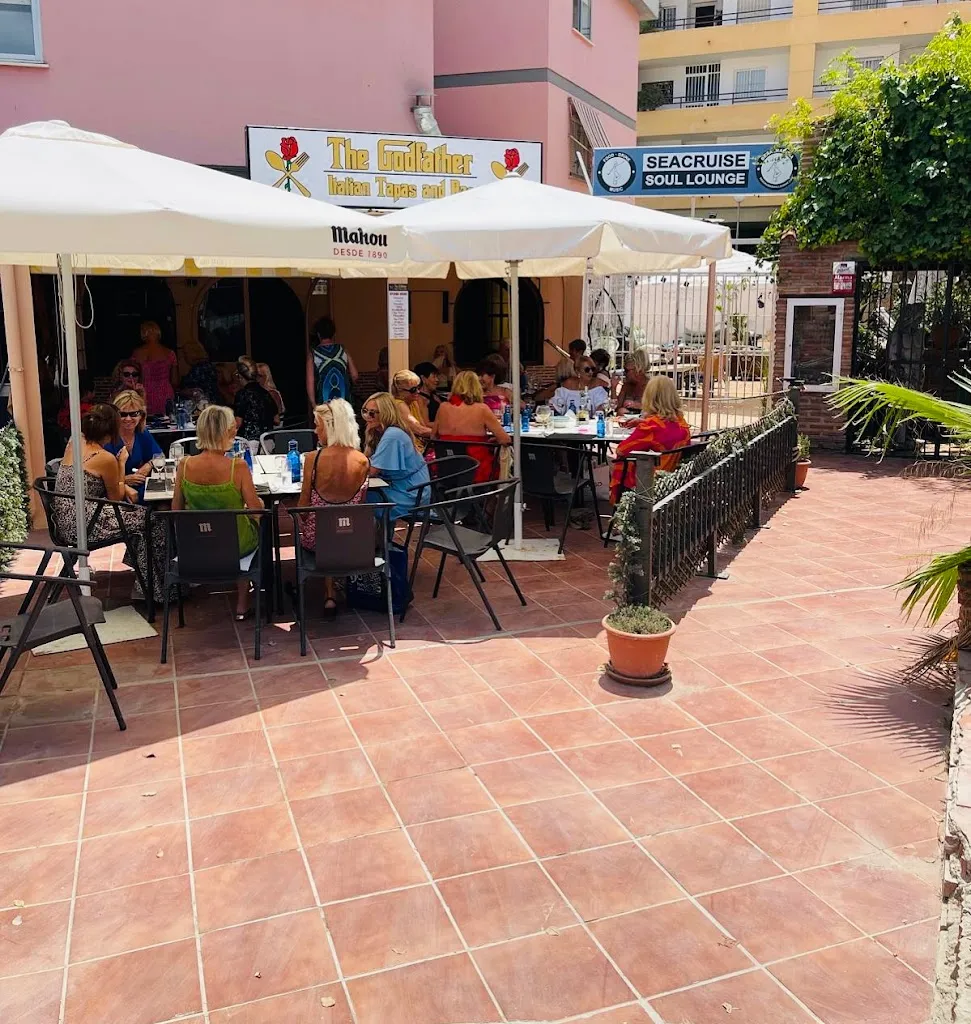 The Godfather Bar_Población de Arroyo_slider_image_1