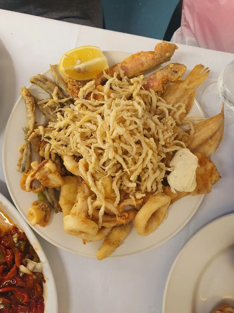 diaconu dumitru_Pescaderia Los Mellizos_Población de Arroyo_review