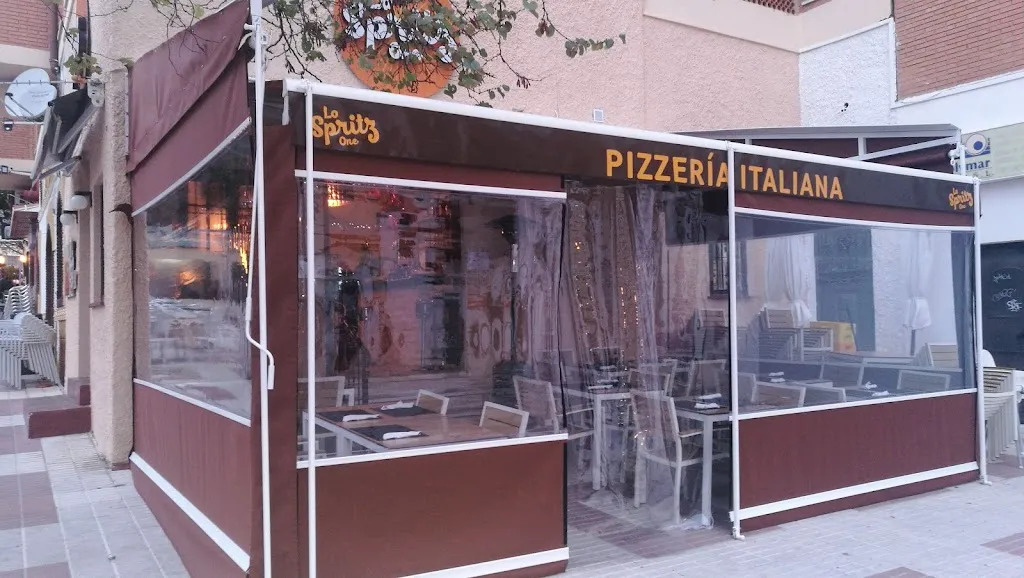 LO SPRITZ ONE Arroyo de la Miel restaurant in Población de Arroyo