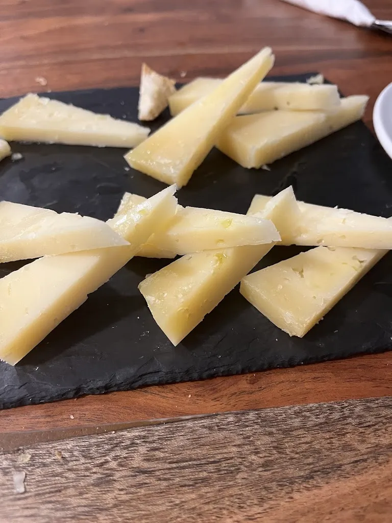 Leon de Graaf_La Despensa Tapas and Wine Bar_Población de Arroyo_review