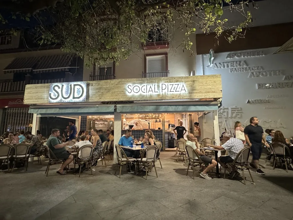 SUD SOCIAL RISTORANTE E PIZZERIA restaurant in Población de Arroyo