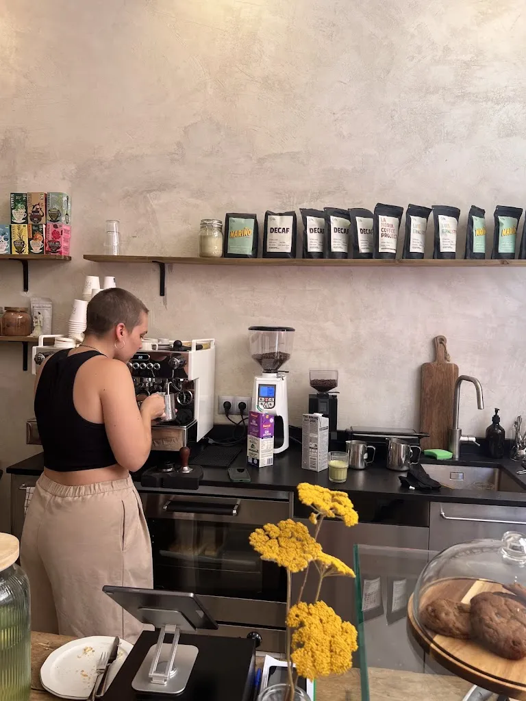Laura Fama_Dopa Café-Specialty Coffee_Saldaña_review