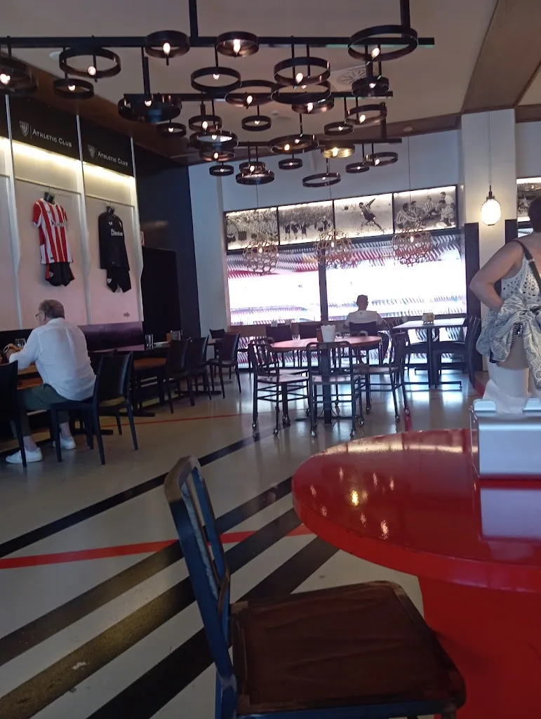 Lucila Larraga_La Campa de los Ingleses · Taberna San Mamés_San Mamés de Campos_review