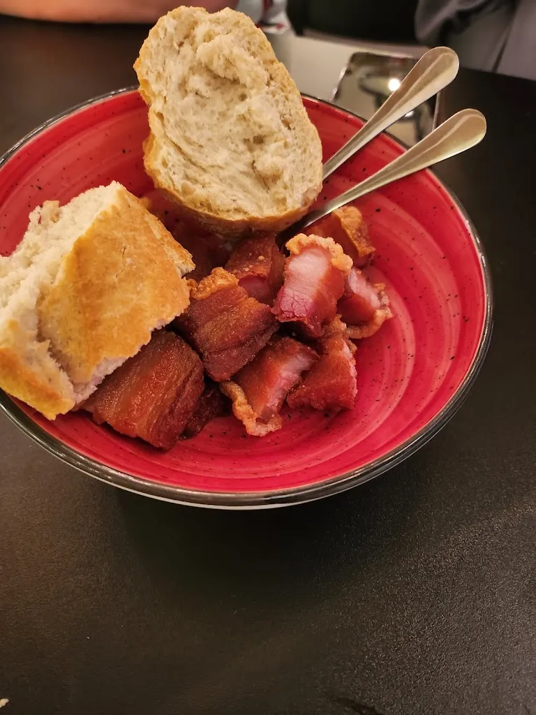 Stephen Bishop_La Campa de los Ingleses · Taberna San Mamés_San Mamés de Campos_review