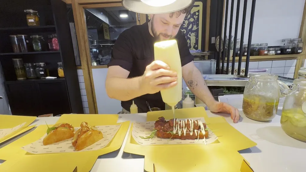 Gustoo_Santoyo_slider_image_2