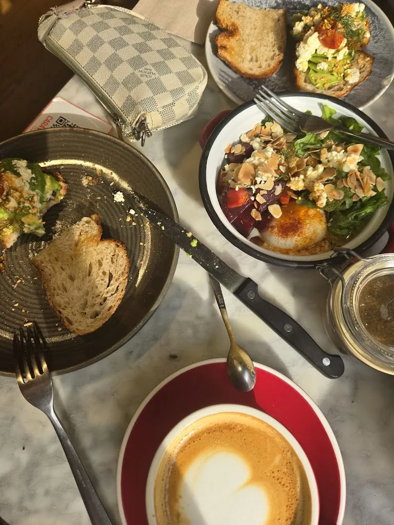 Ahmad Alhalawani_Caravan Cafe_Serna La_review