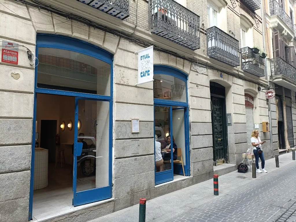 Etual Café restaurant in Serna La