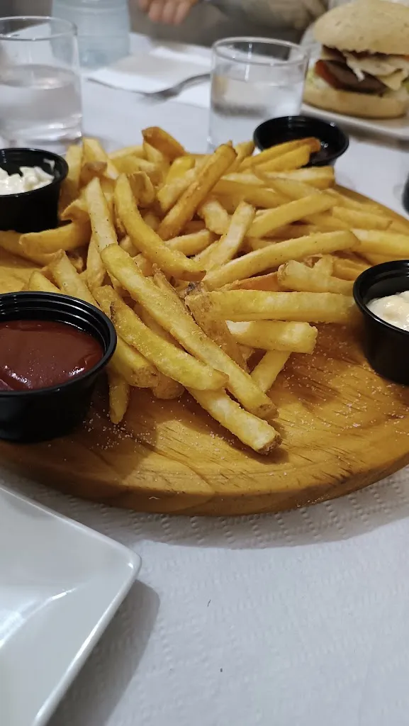 Héctor Archilla Segade_Bar Hamburguesería Bro's_Soto de Cerrato_review