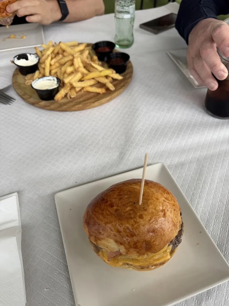 Bar Hamburguesería Bro's_Soto de Cerrato_slider_image_3