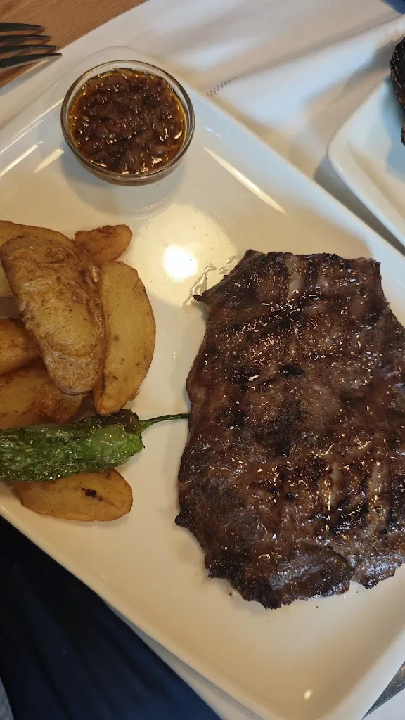 Mario Sánchez Quintana_Restaurante Dolmen de Axeitos_Valdeolmillos_review