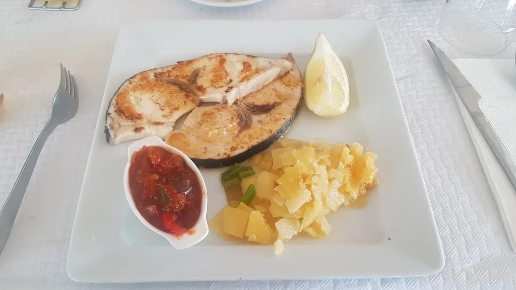 Urszula Kozioł_Las Gemelas Restauración_Tibi_review