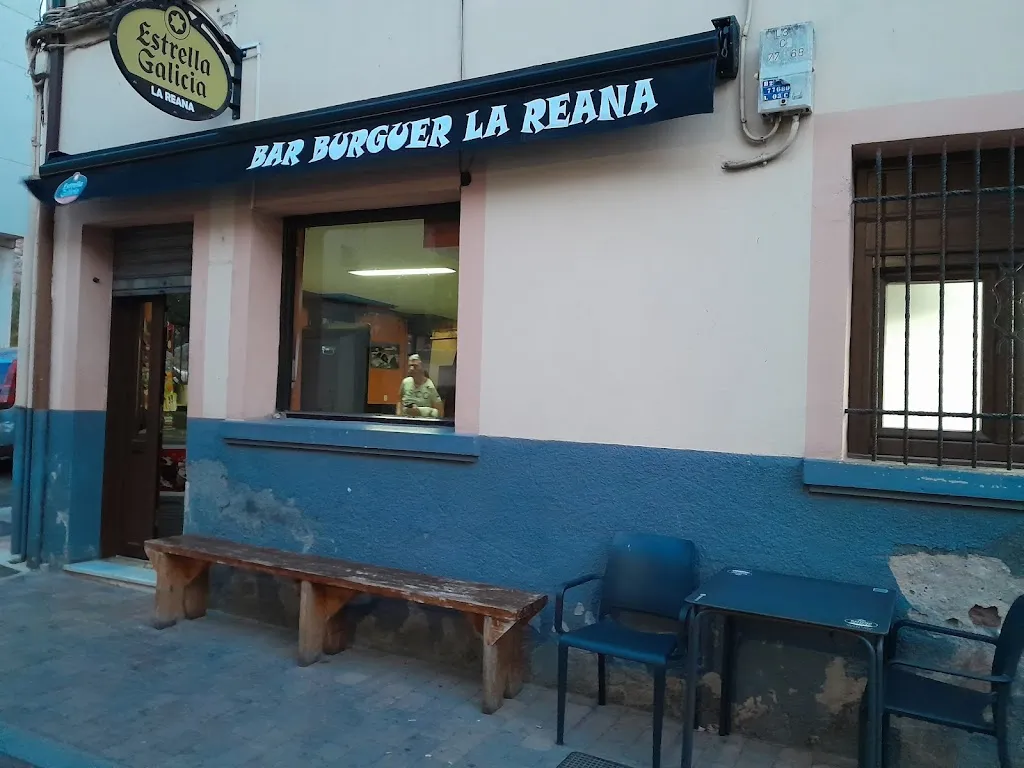 Bar La Reana restaurant in Velilla del Río Carrión