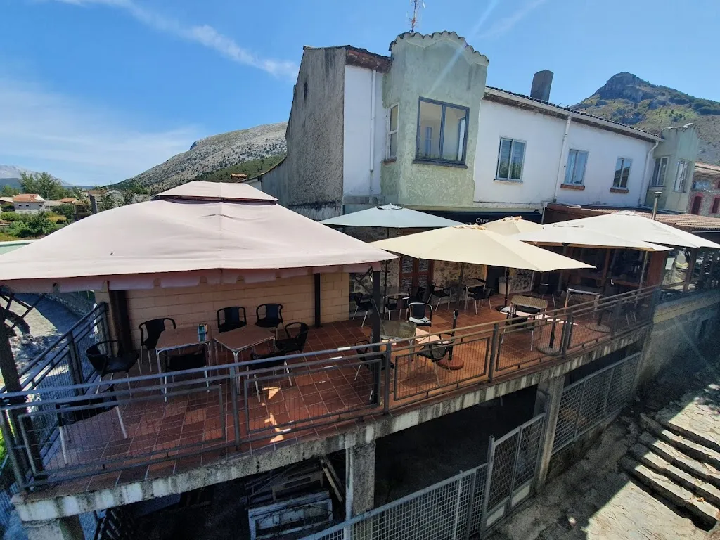 Bar el Sol restaurant in Velilla del Río Carrión