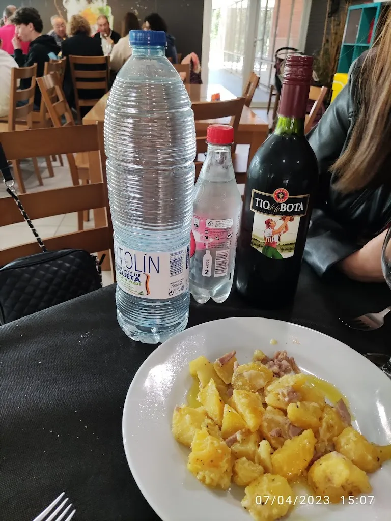 Israel Calvo Palomino_Bar-Restaurante La Piscina_Villamuriel de Cerrato_review