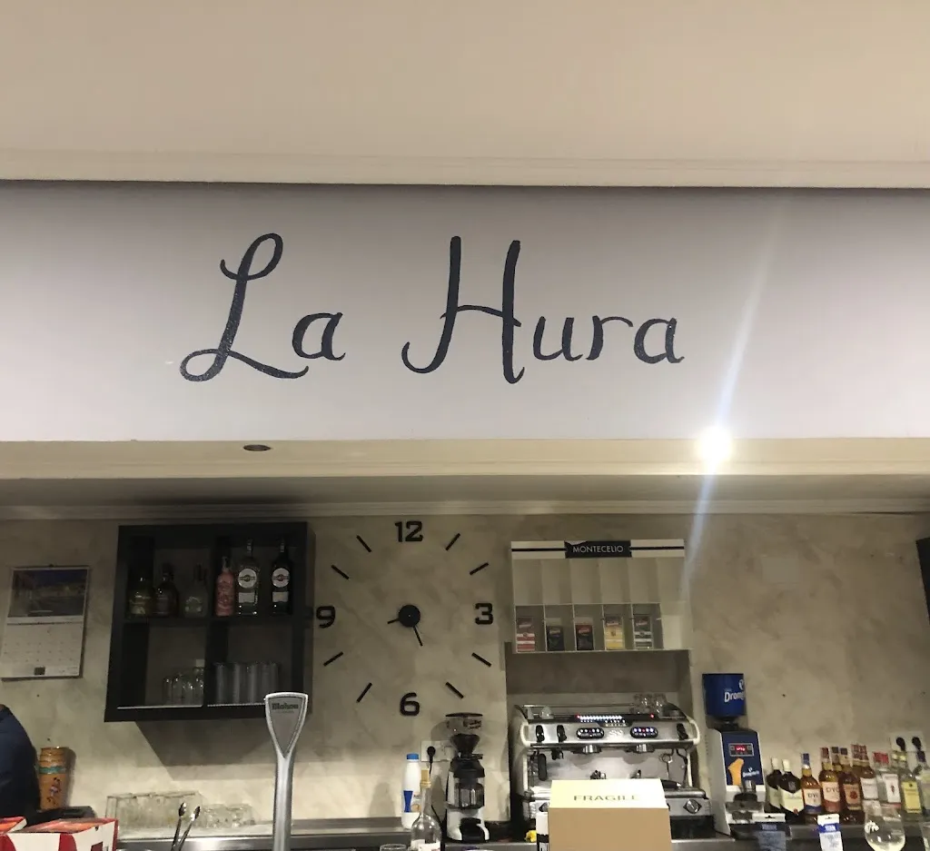 Bar La Hura restaurant in Villaumbrales