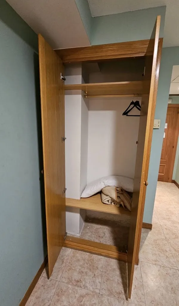 Francisco Marín Sanguino._Hostal Área Sandino_Villodrigo_review