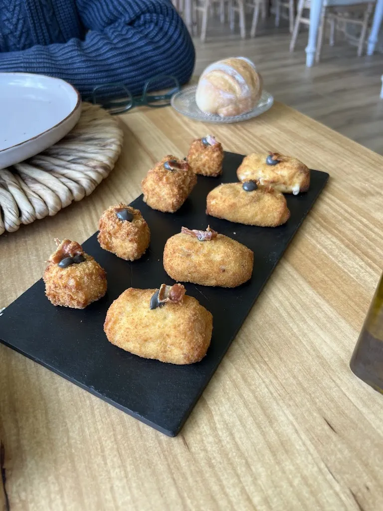 Milagros Fernández_A Casa do Pillado_Agolada_review