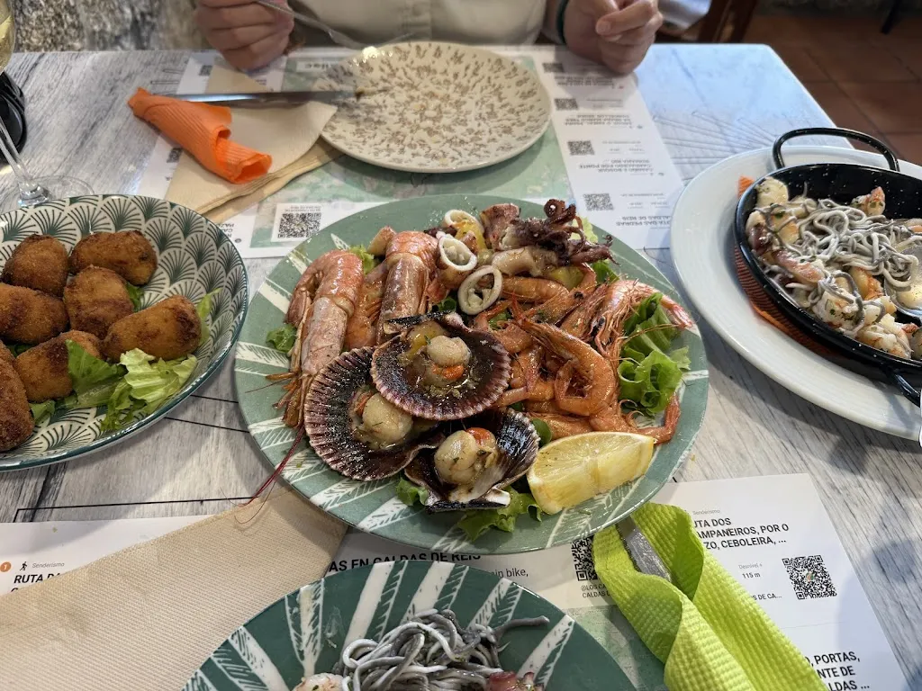 Dima Кegeles_Meson Bermaña_Caldas de Reis_review