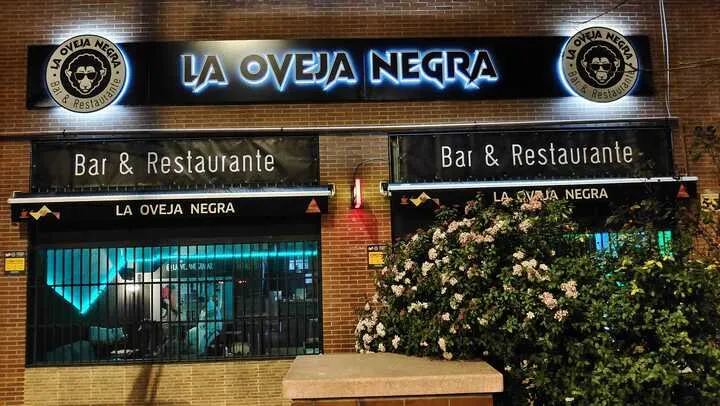La Oveja Negra Villalobos 22 restaurant in Vall dAlcalà la