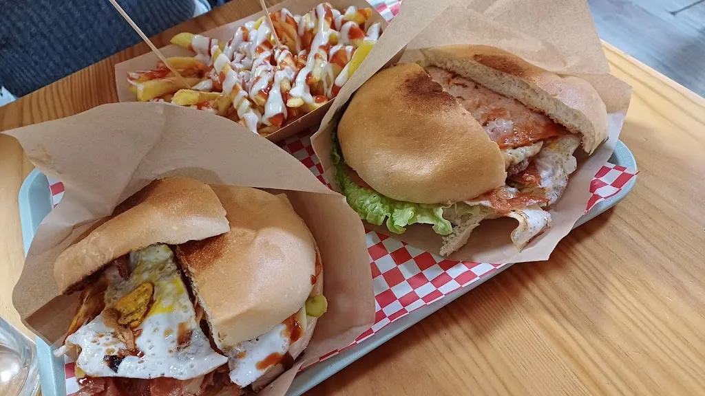 Morenita_Ohlalá_Cañiza A_review