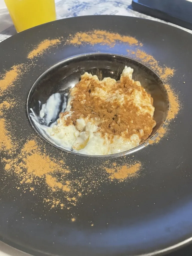 Estela_Casa Eligio_Cañiza A_review