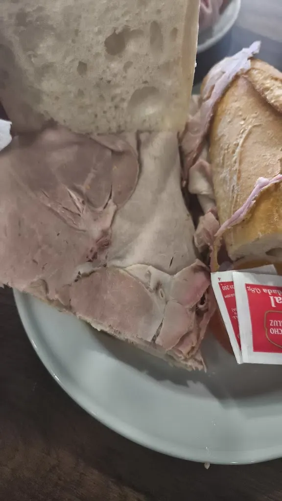 Jesús Figueiras Fernández_Café Bar Resero_Cañiza A_review