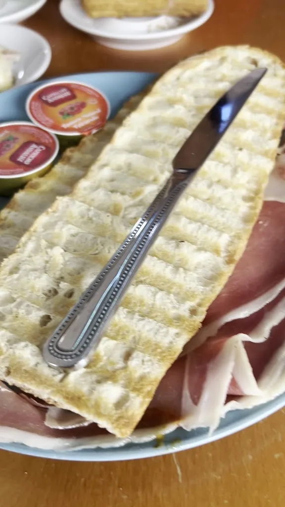 Severo perez garcia_Panadaría Pirucho_Cañiza A_recensione