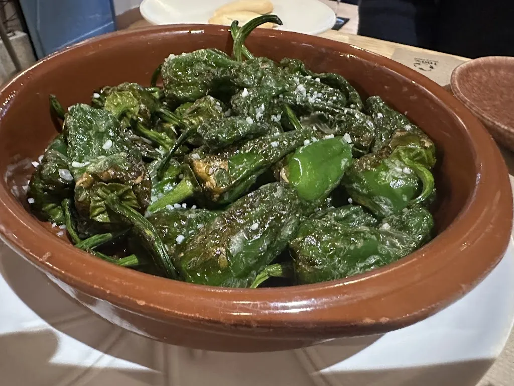 yael reyna_Capitán Monguer_Baiona_review