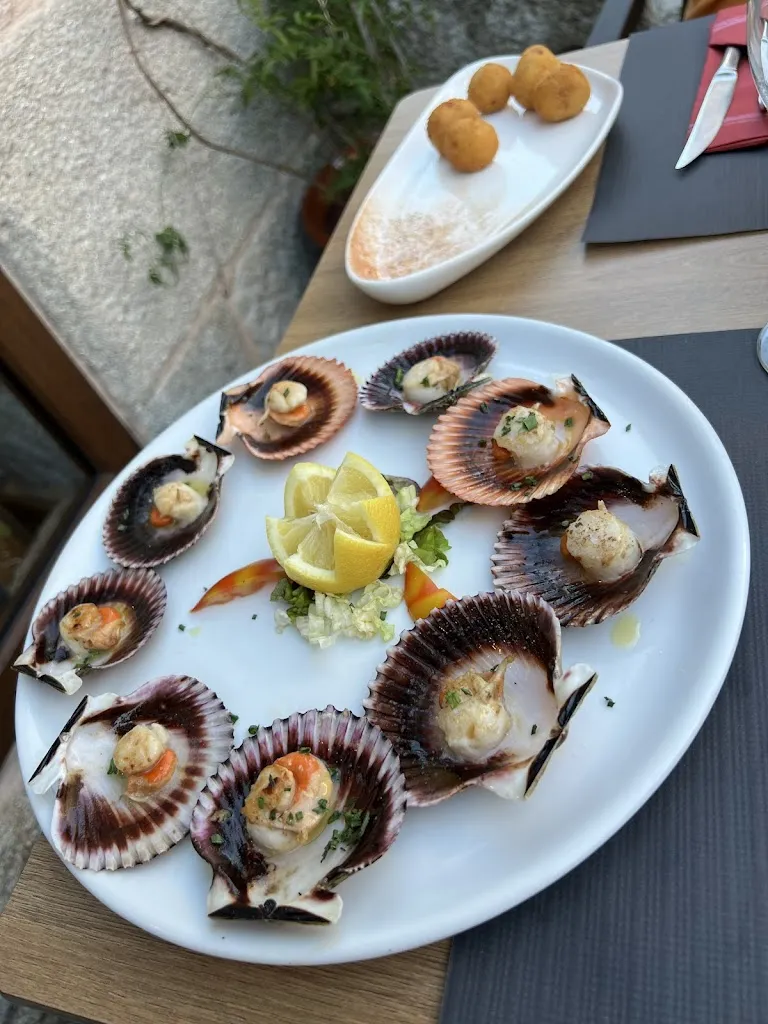 Christian Vincens-Heller_Taberna del Azafrán._Baiona_review