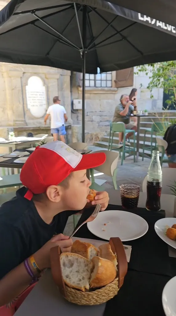 TAPERIA LA MINI_Baiona_slider_image_2